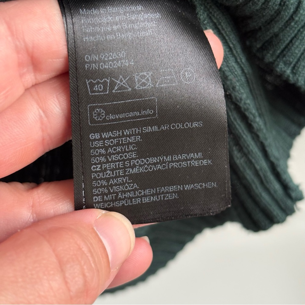 • [H&M] Ribbed Long Sleeve • - Picture 5 of 8